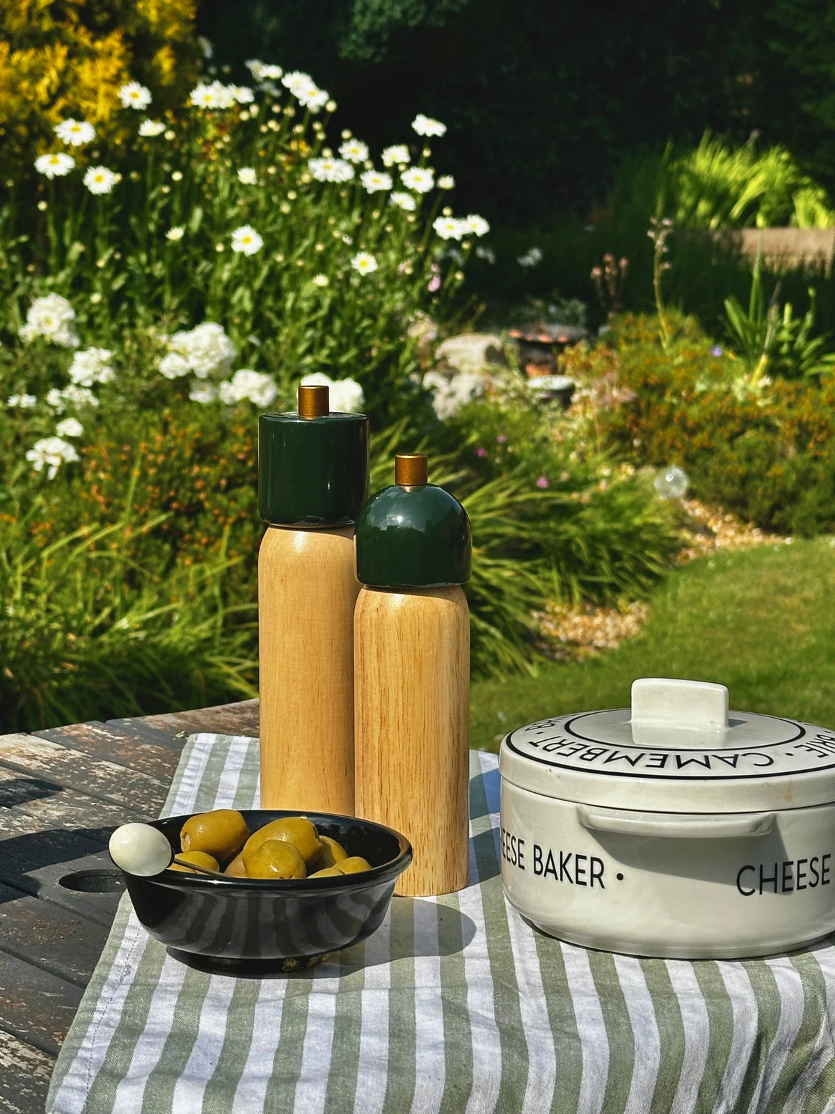 Salt & Pepper Grinder - Green & Gold: Medium