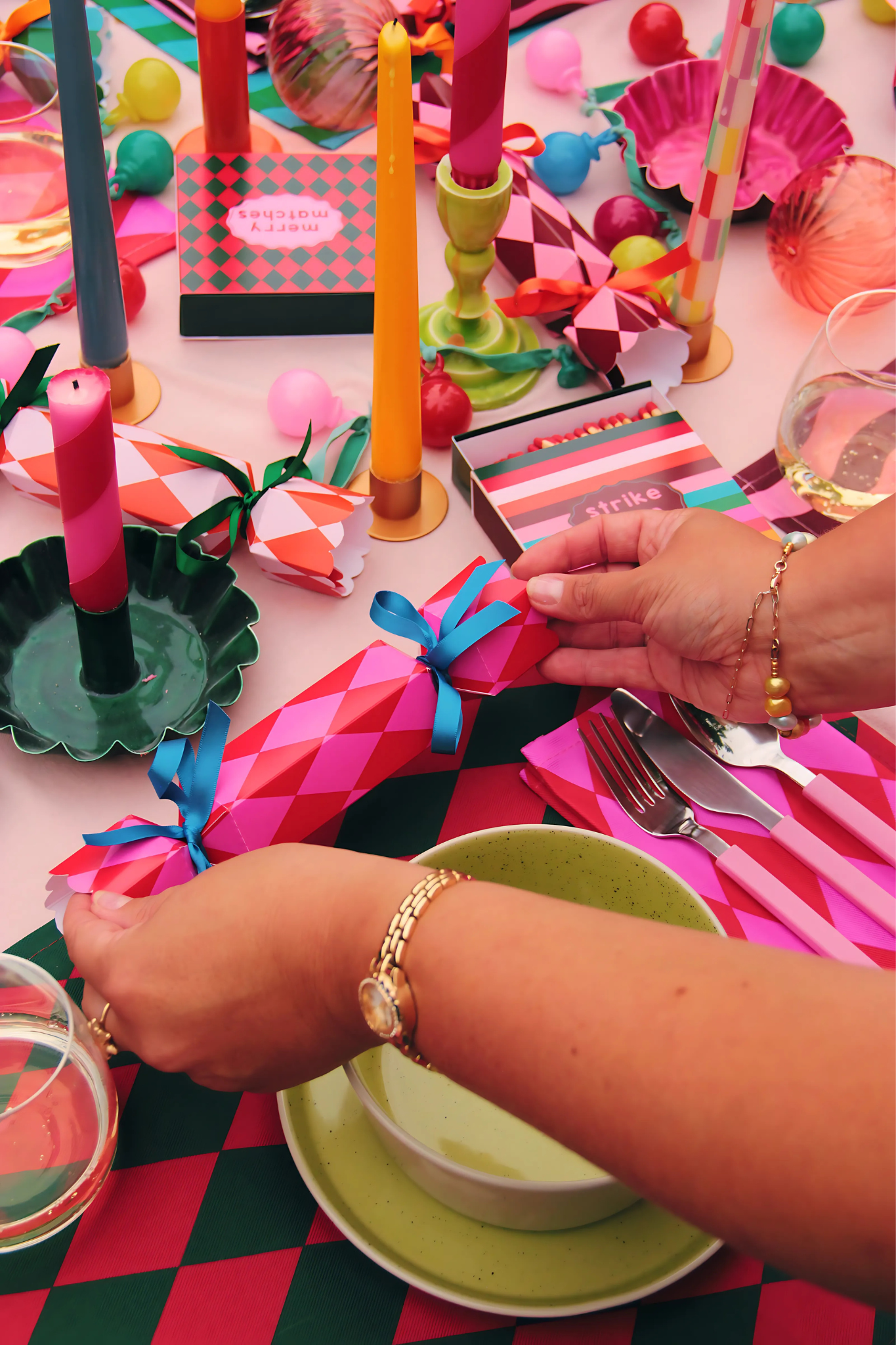 Red & Green Stripe Pattern Christmas Crackers