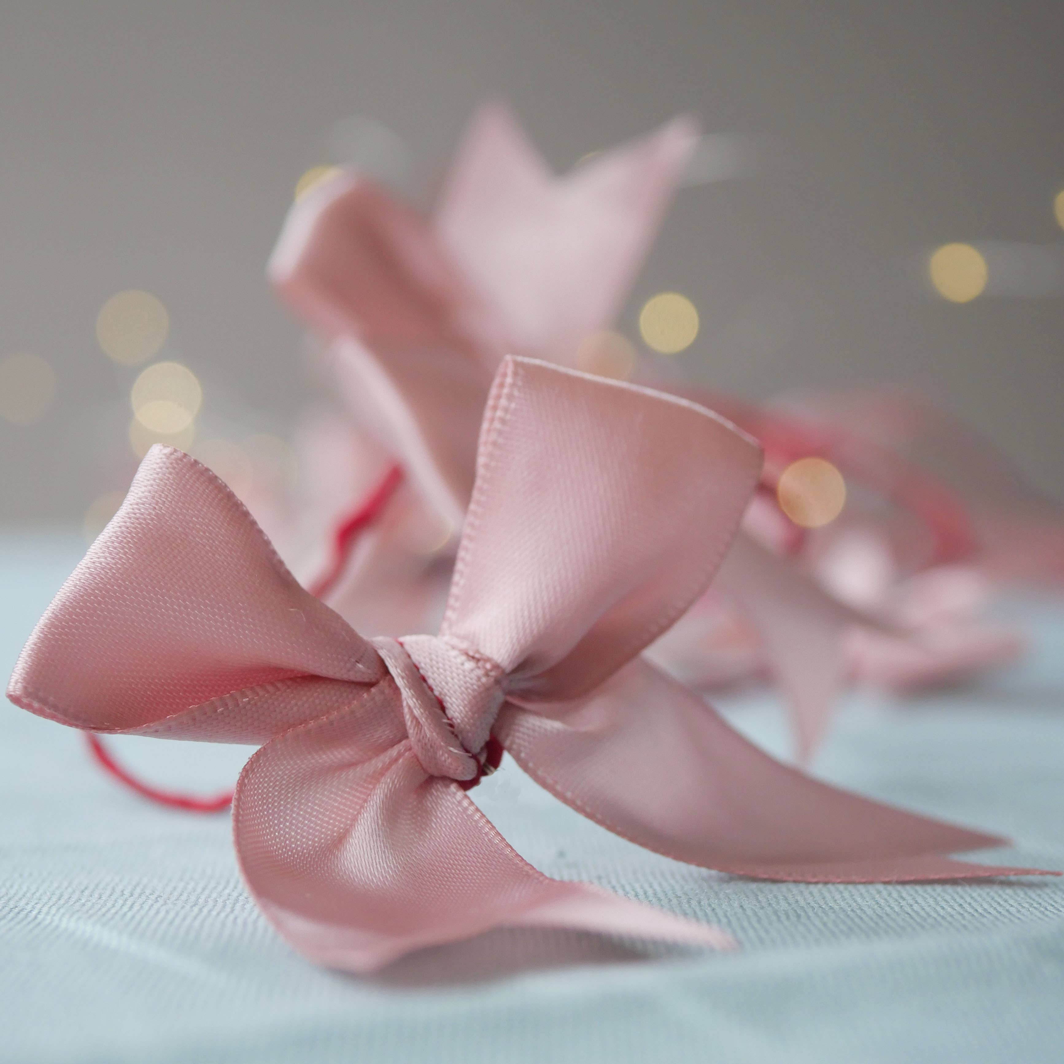 Satin Bow Fairy Lights - Christmas Decoration: Red / 2m (Battery) / Olive Green