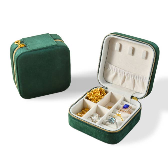 Velvet Squared Jewellery Case in Emerald Green