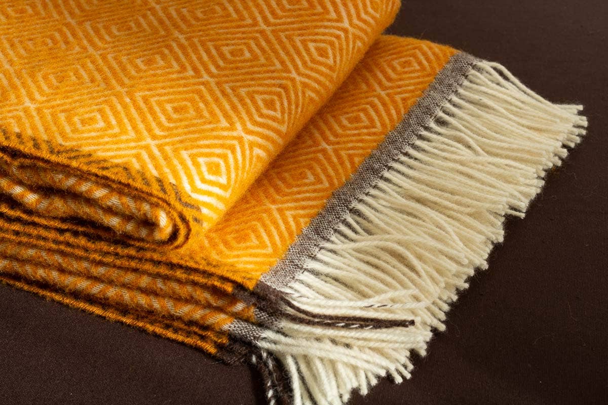 Wool throw blanket VENEZIA Yellow