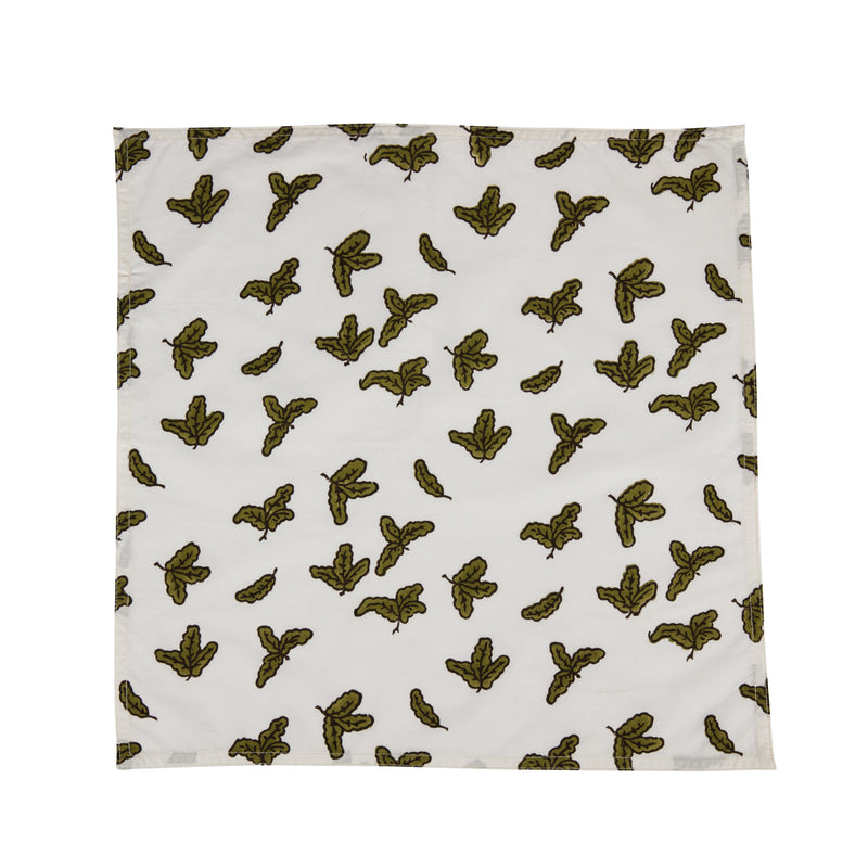 Putty Little Oak Leaf Tablecloth with Peridot Border