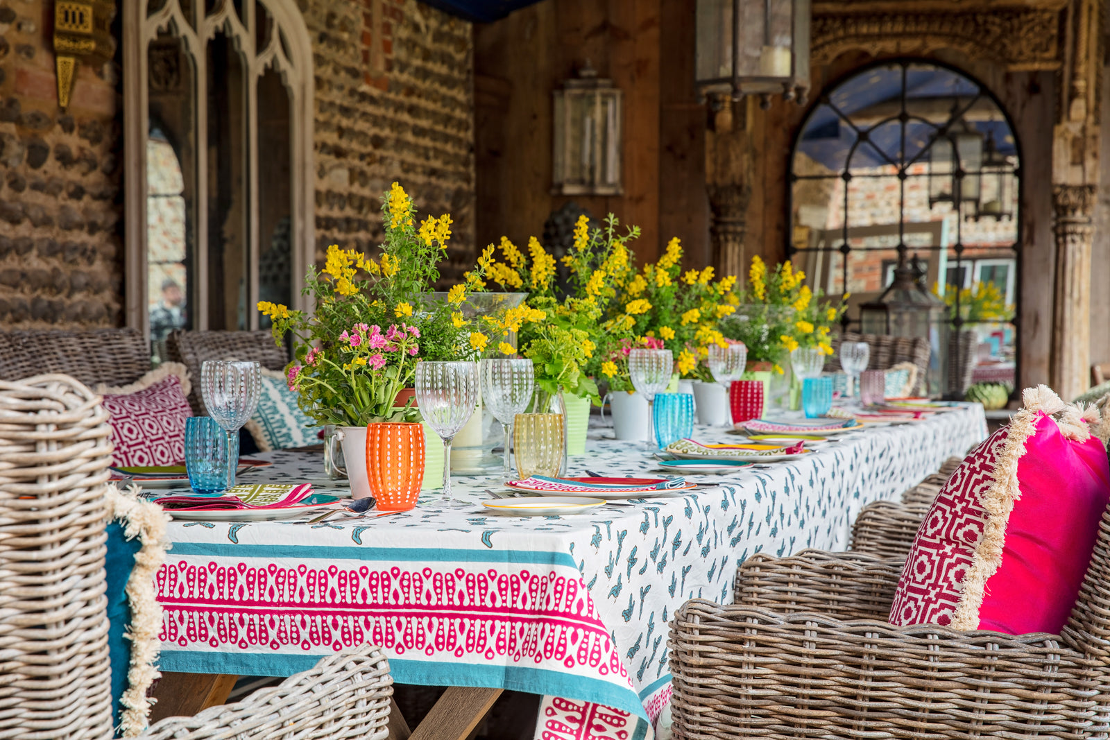 Teal Little Oak Leaf Tablecloth with Pink Border