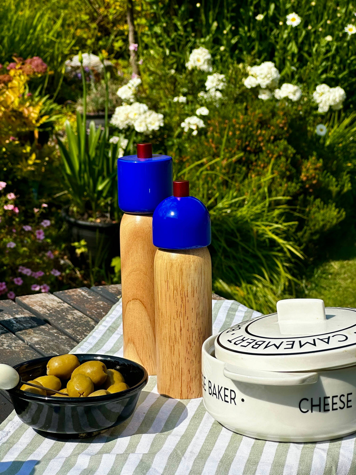 Salt & Pepper Grinder - Navy & Red: Medium