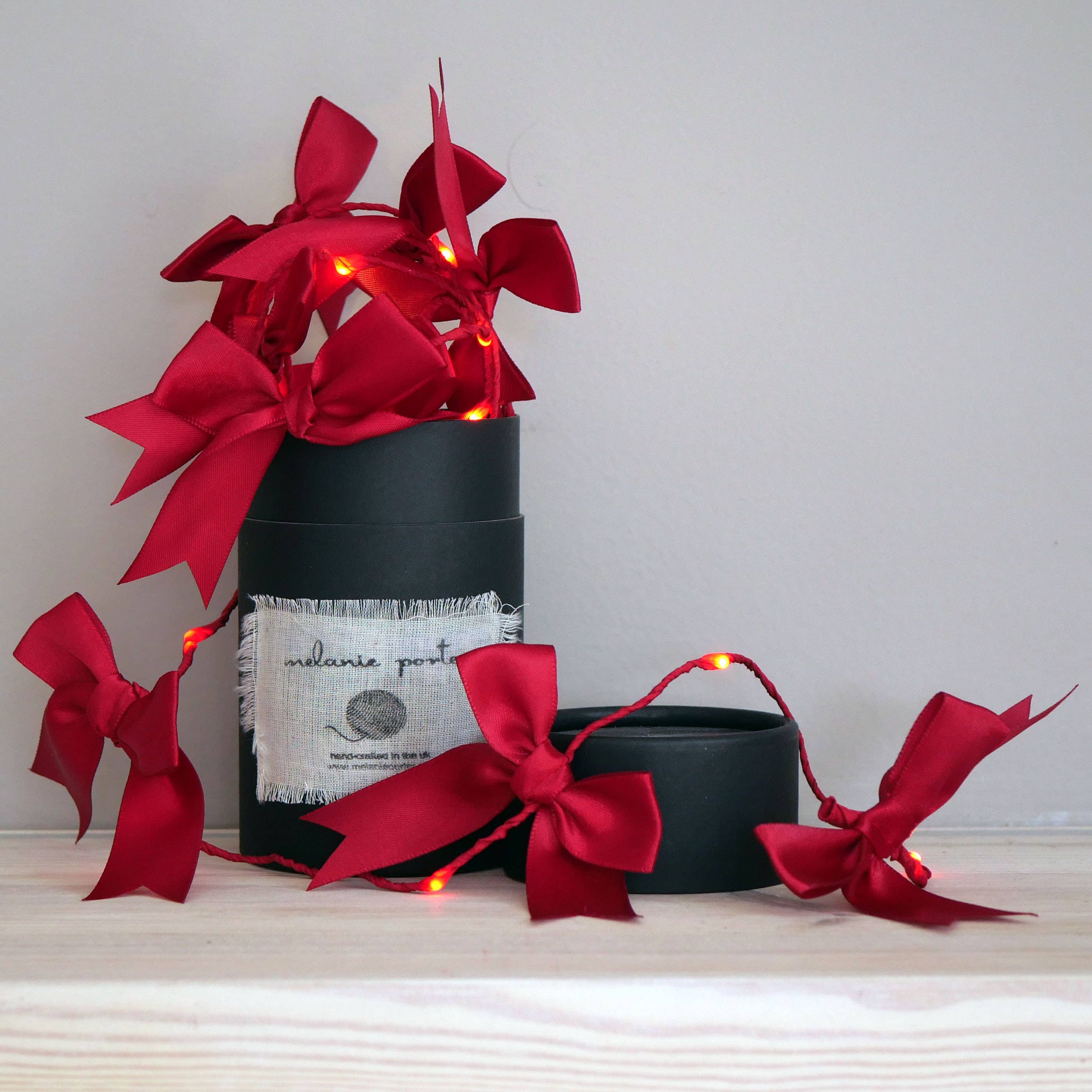 Satin Bow Fairy Lights - Christmas Decoration: Red / 2m (Battery) / Olive Green