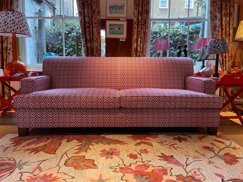 Kelling Sofa in Raspberry Alotablot