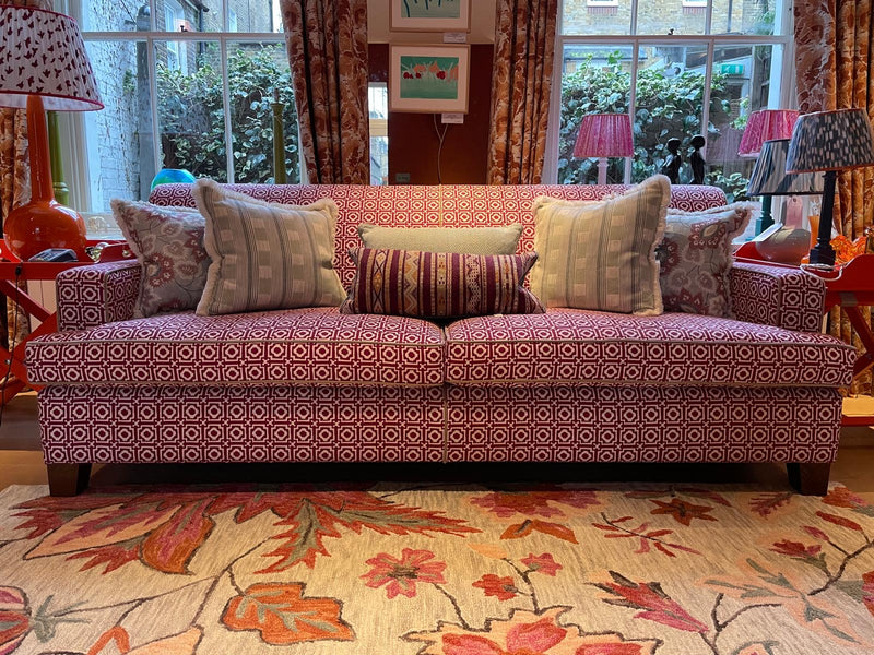 Kelling Sofa in Raspberry Alotablot