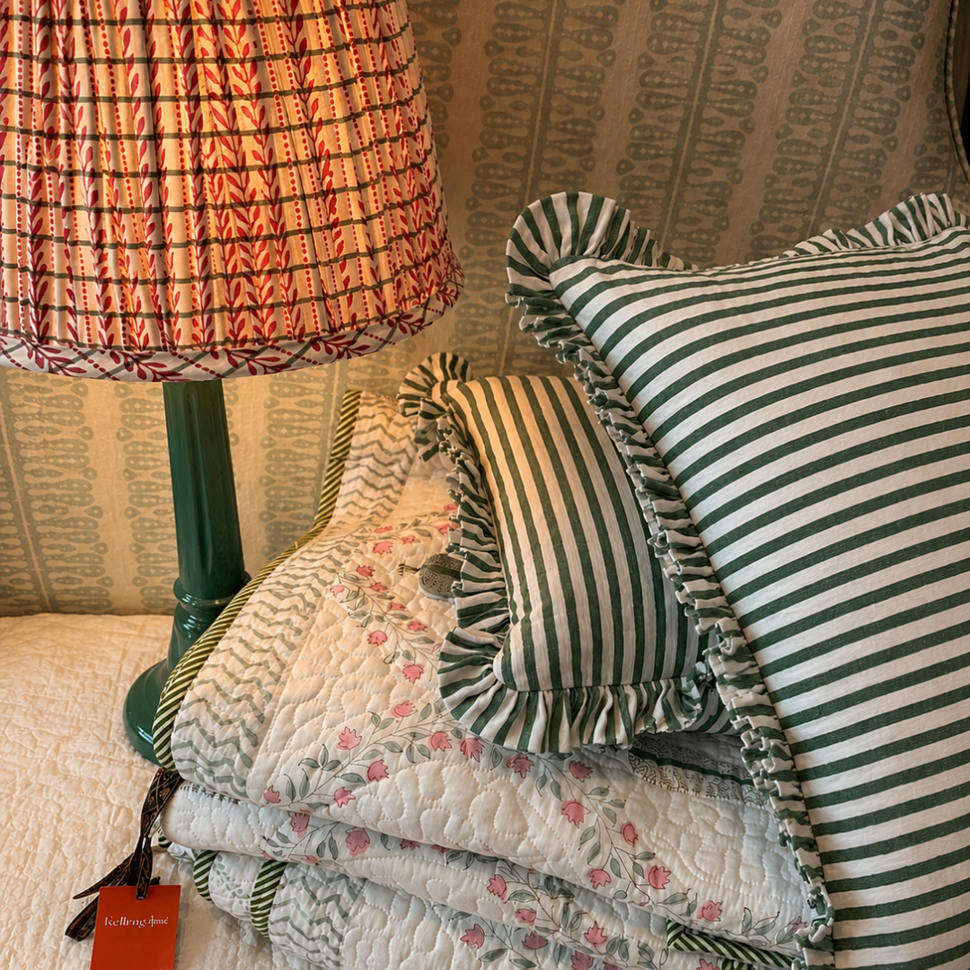 Twin Room - Green & Pink