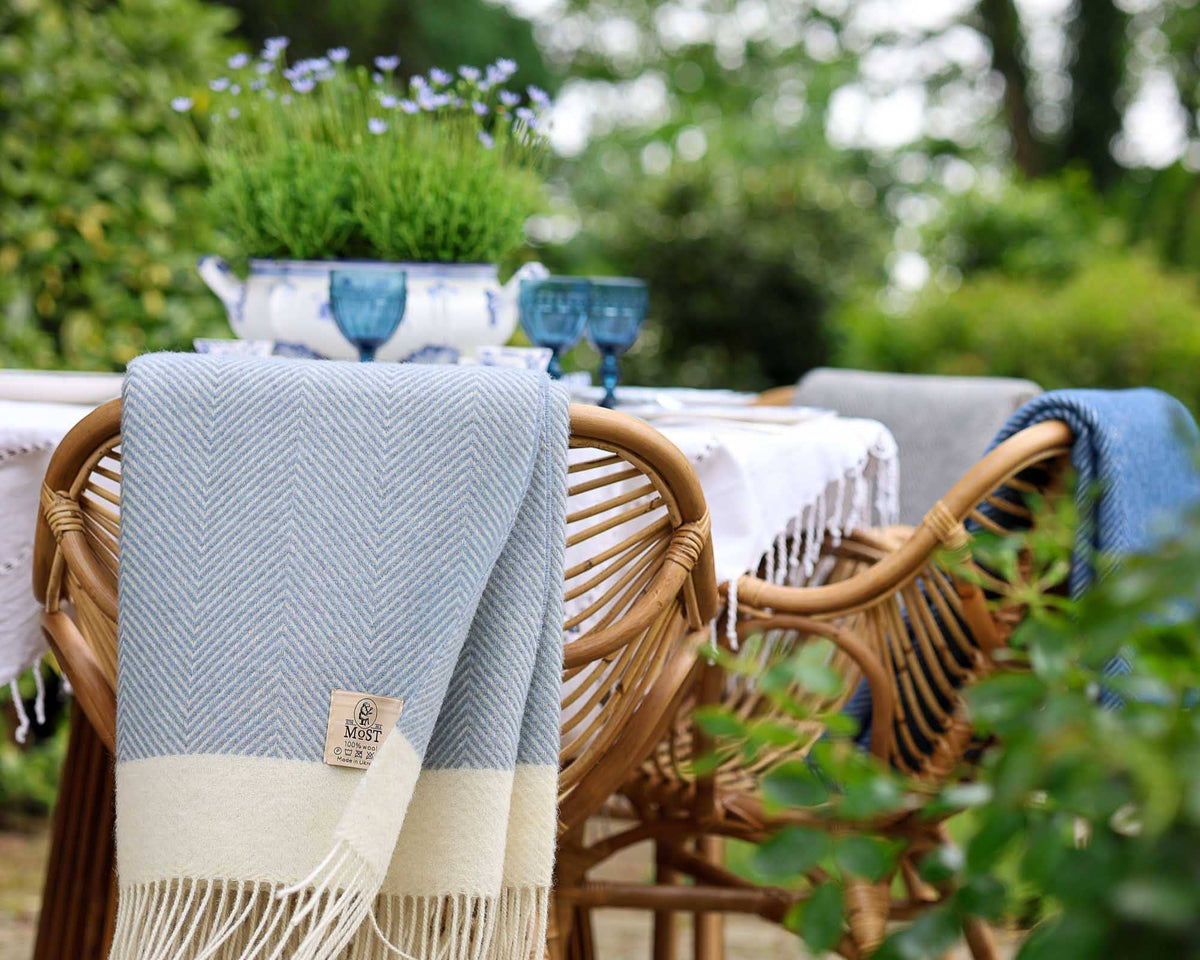 Wool throw blanket FLORENCE - light blue