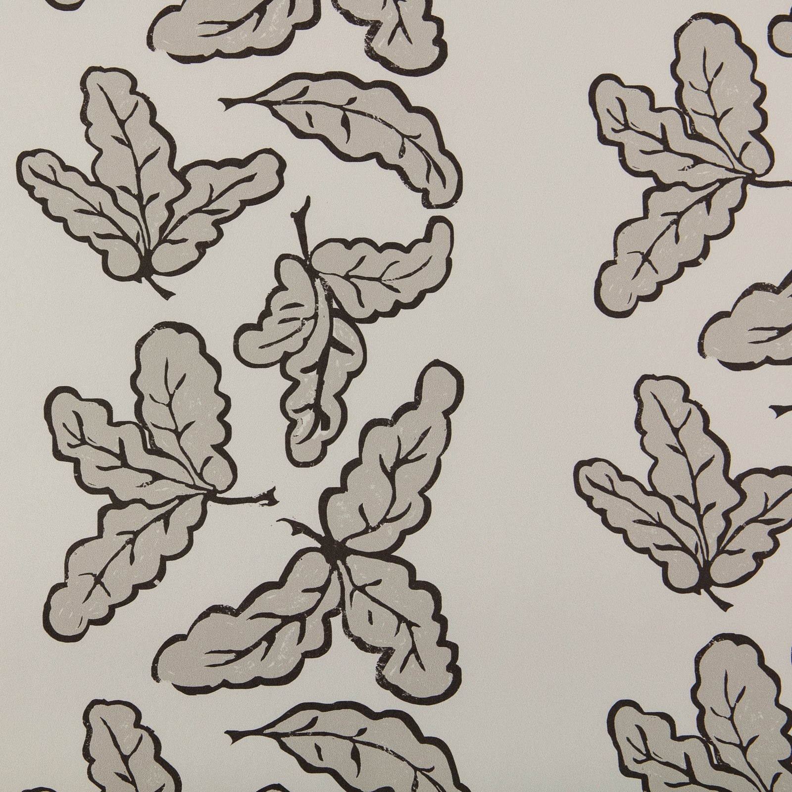 Oak leaf Wallpaper in Putty